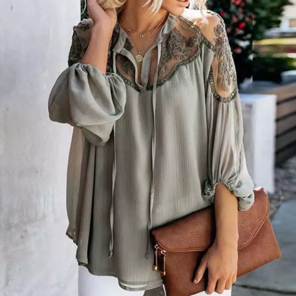 ✳️1 HOUR SALE✳️
Embroidery 
 TOP - Picture 3 of 3